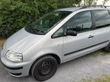 Volkswagen Sharan 1.8T / 7-Sitzer / 8-fach bereift mit TÜV - gebrauchte VW Sharan aus dem Jahr 2001
