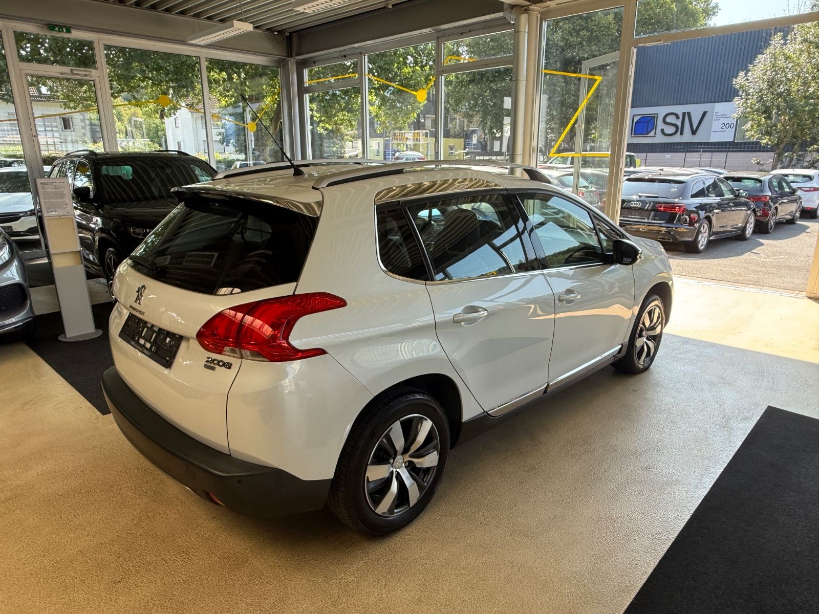 Fahrzeugabbildung Peugeot 2008 Allure