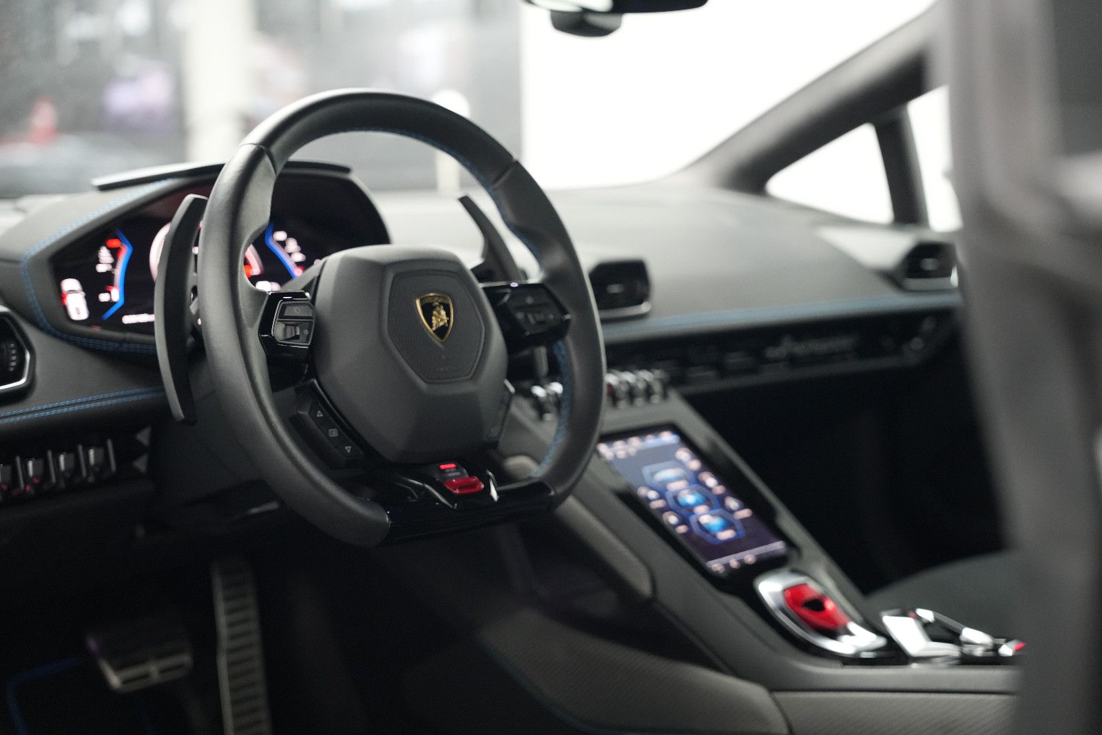 Fahrzeugabbildung Lamborghini Huracán EVO V10 /LIFT/SENSONUM/KAMERA/ACC
