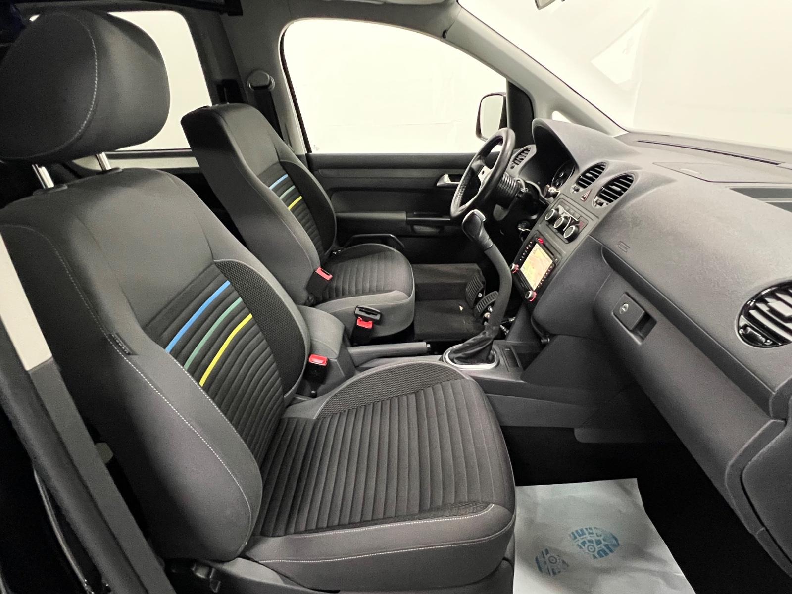 Volkswagen Caddy DSG Rollstuhllift Selbstfahrer 3329km