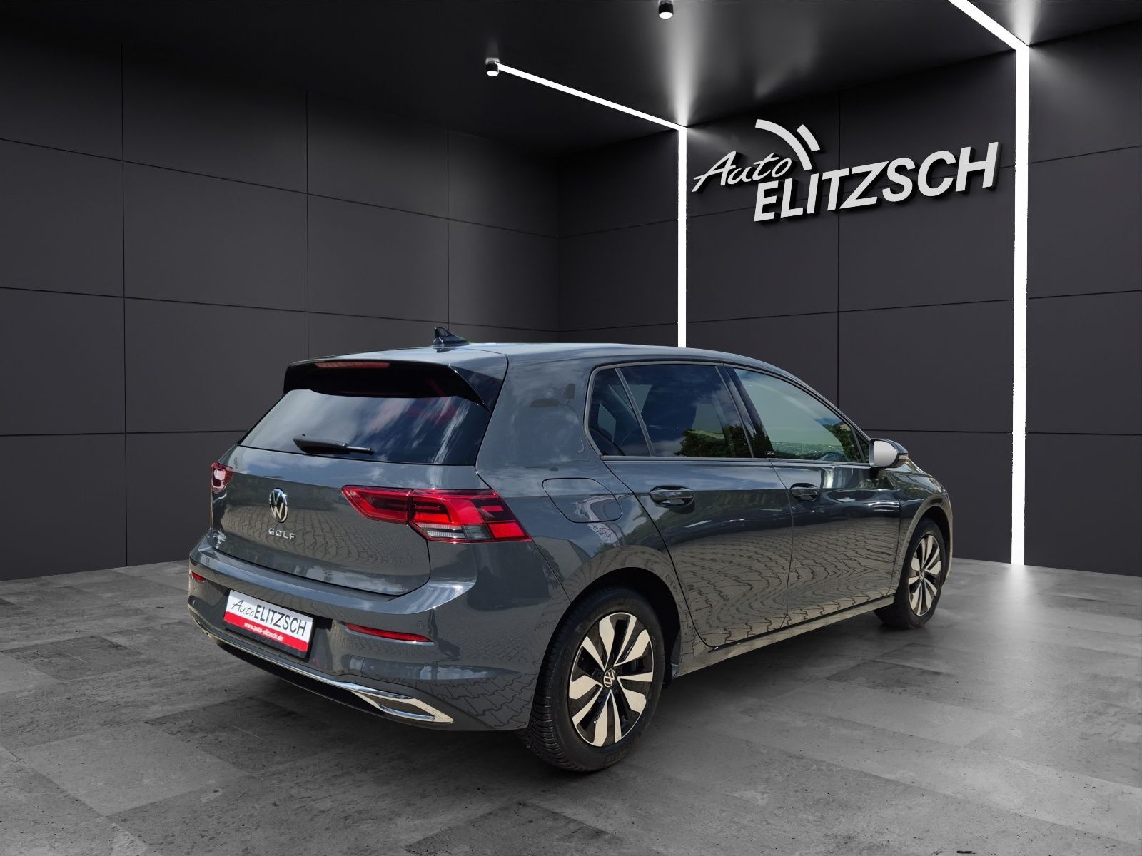 Fahrzeugabbildung Volkswagen Golf VIII TSI Move LED AID PDC Lane-Assist SH LM