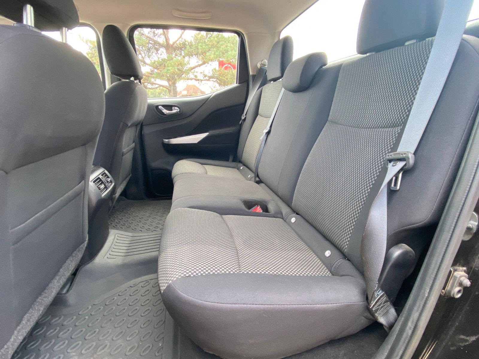 Fahrzeugabbildung Nissan Navara NP300  Double Cab 4x4