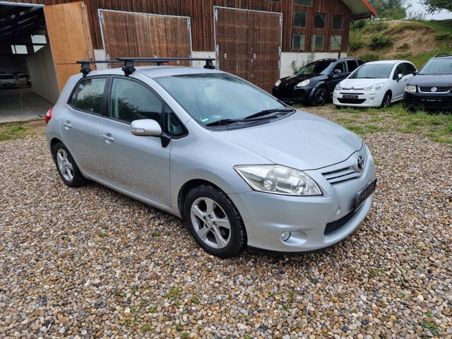 Toyota Auris 2.0  D-4D*Navi*Tüv Neu*6 Gang *Euro 5*