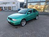 Volkswagen VW Polo Classic - Volkswagen Polo: Classic