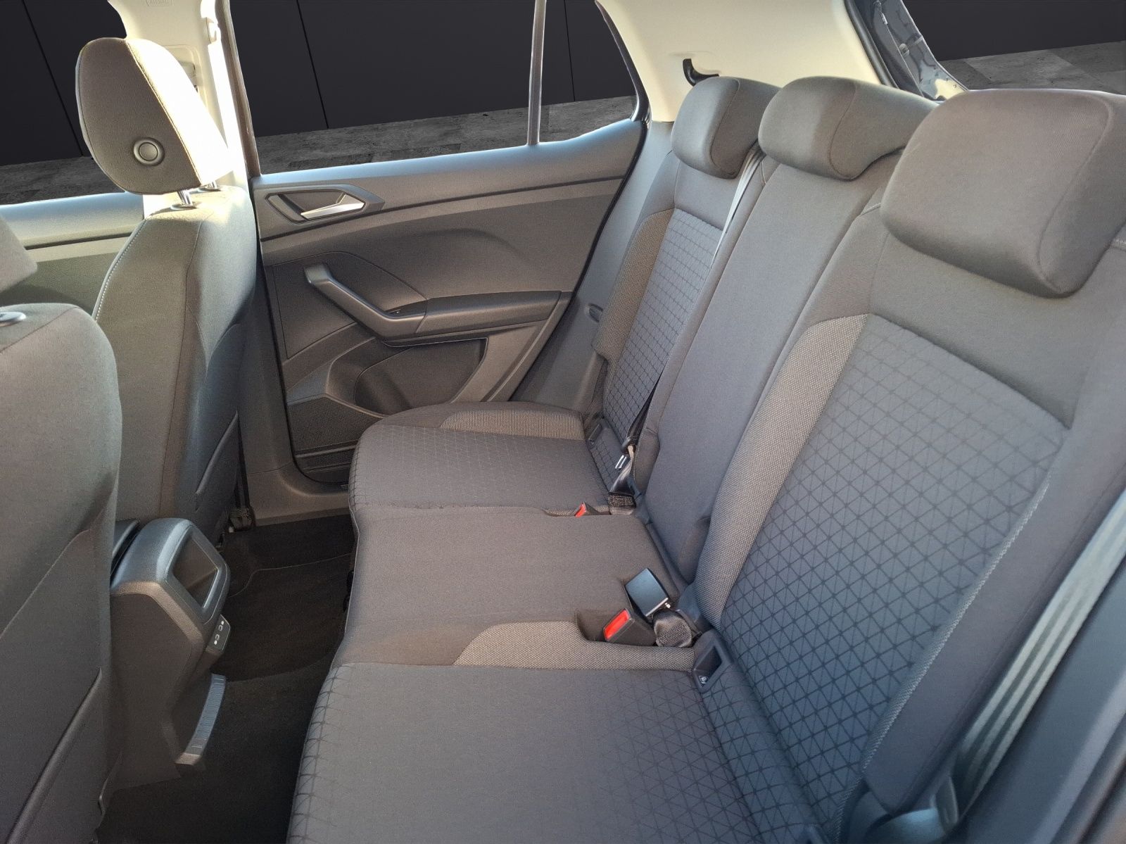 Fahrzeugabbildung Volkswagen T-Cross TSI Life DSG Navi AID RFK SH LM