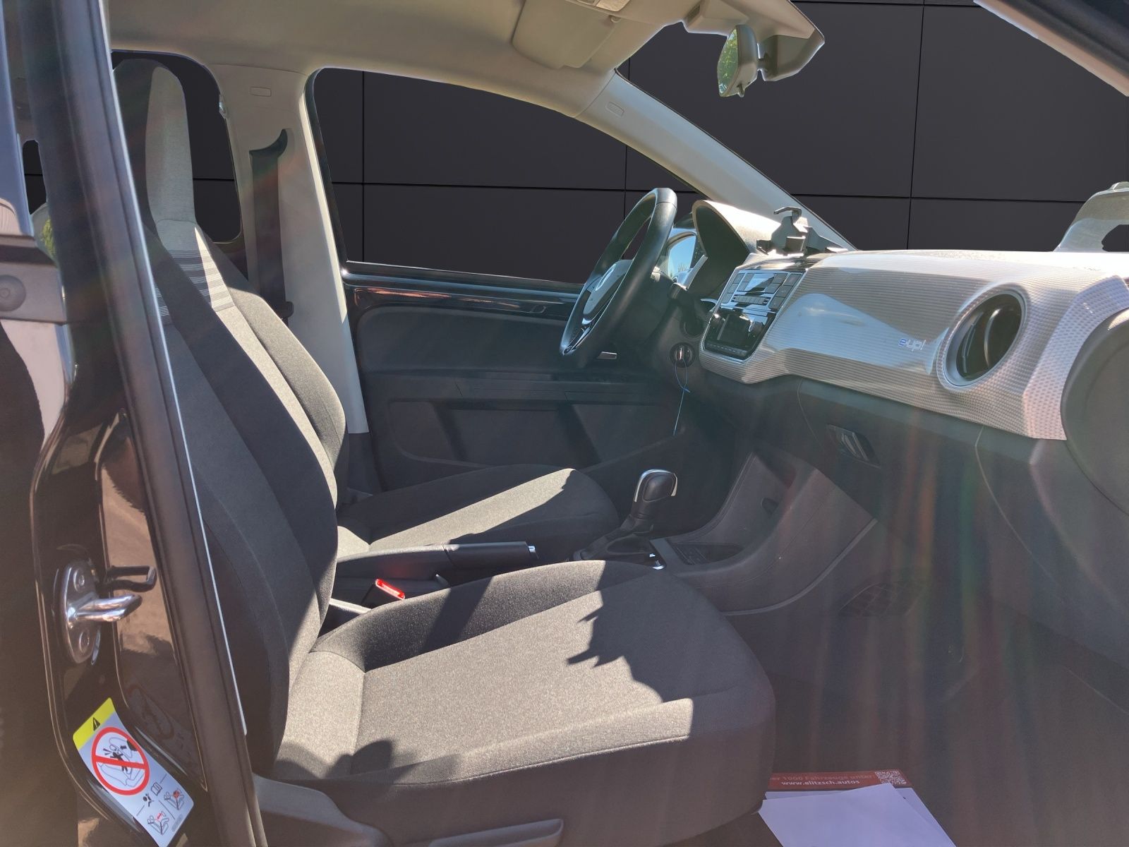 Fahrzeugabbildung Volkswagen up! e-up! Style Plus SHZ DAB+ Klima Bluetooth