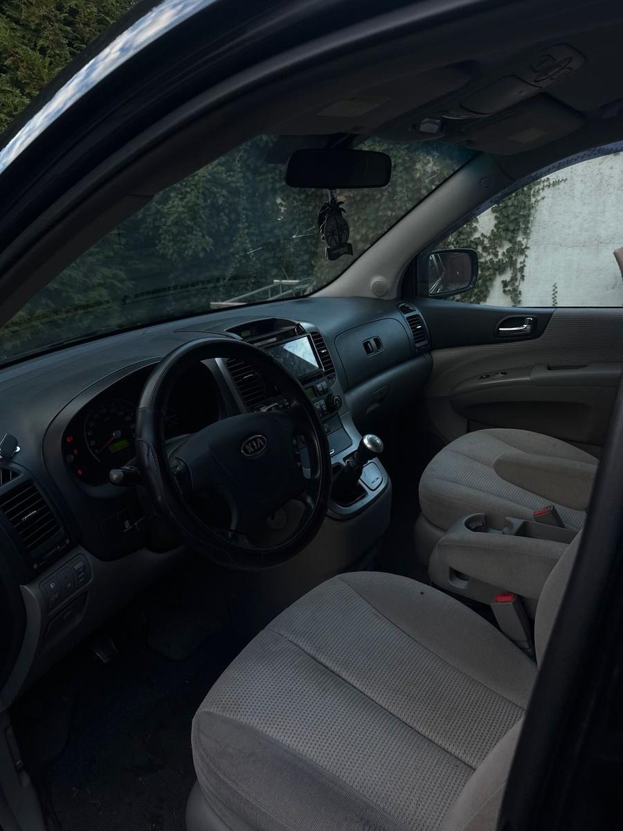 Kia Carnival 2009 — photo 14