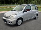 Toyota Yaris Verso 1.3 Sol, Klima, Automatik - Toyota Yaris mit Benzin-Antrieb: Limousine, Automatik