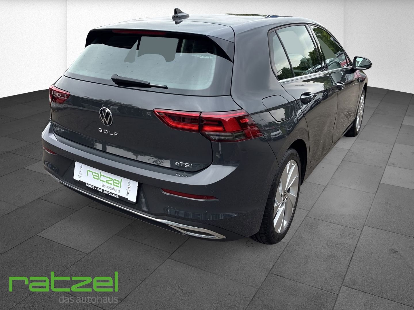 Fahrzeugabbildung Volkswagen Golf VIII Style eTSI DSG LED ergoActive Sitz App