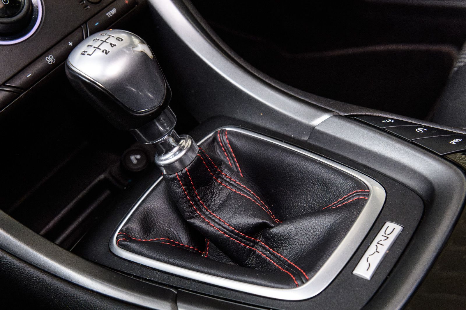 Fahrzeugabbildung Ford Mondeo Turnier ST-Line+PANO+LED+GJR+ACC+SHZ+MEMO