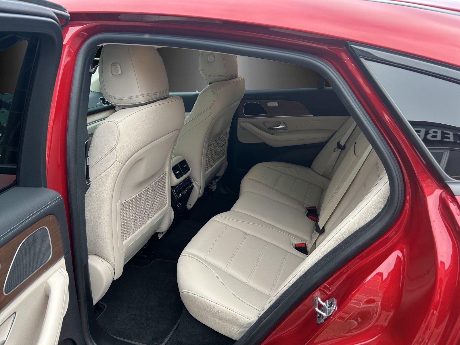 Fahrzeugabbildung Mercedes-Benz GLE350d Cpé AMG Exclu MLED Night AIRMATIC Sitzkl