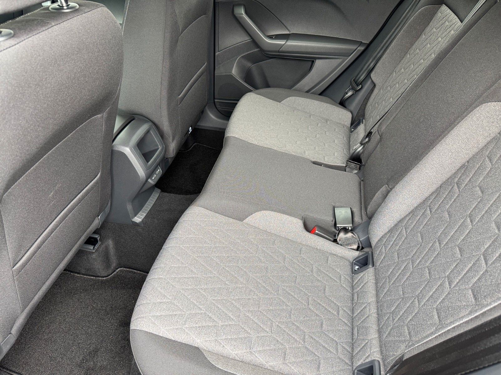 Fahrzeugabbildung Volkswagen T-Cross Life 1.0 TSI