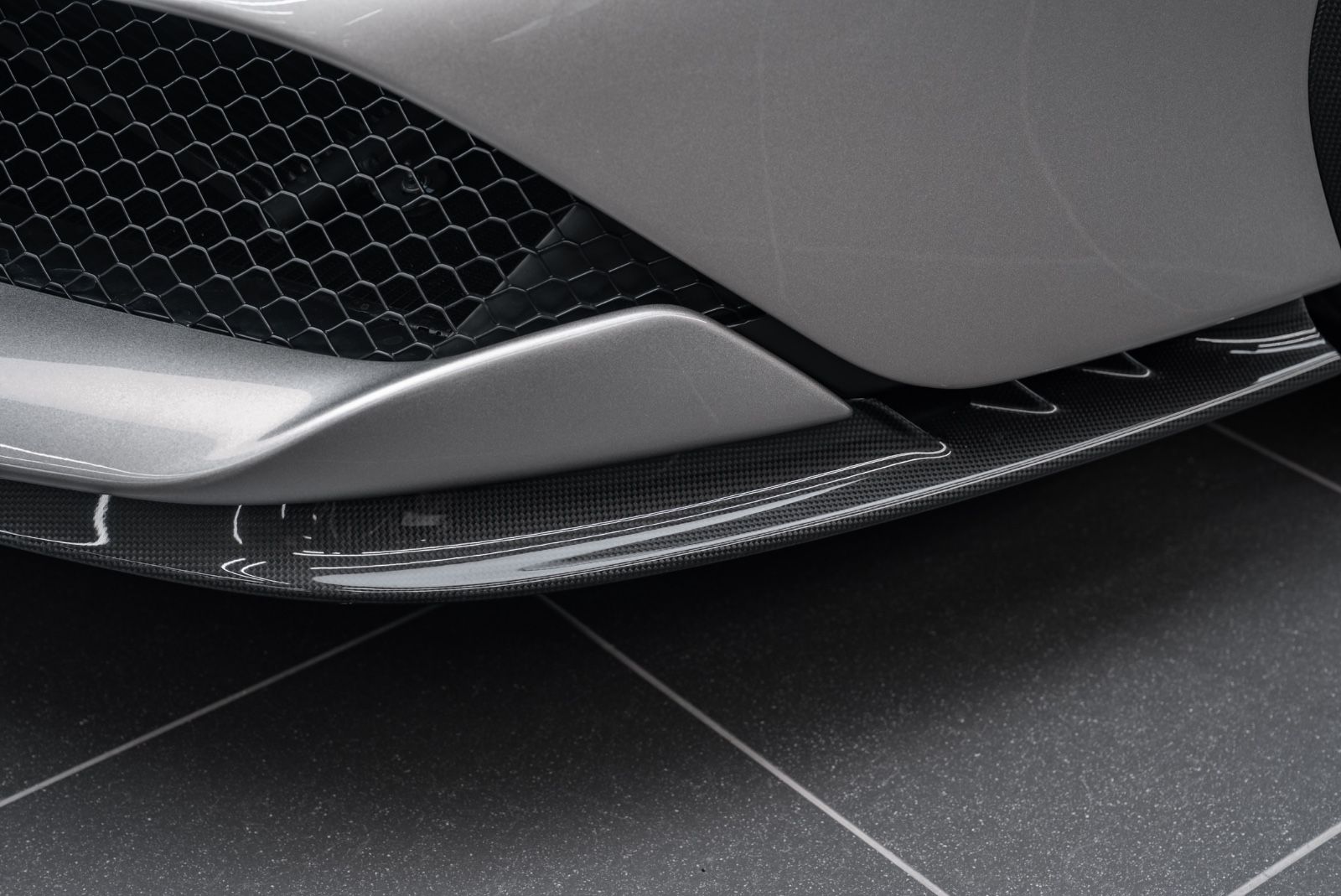 Fahrzeugabbildung Ferrari SF90 Spider FULL CARBON/LIFT/PAINTED SHIELDS