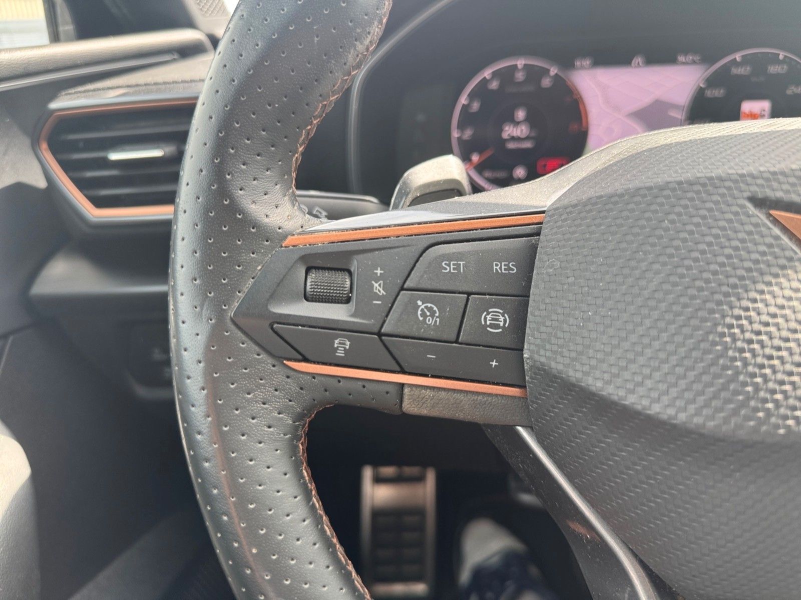 Fahrzeugabbildung CUPRA Leon 2.0 TSI