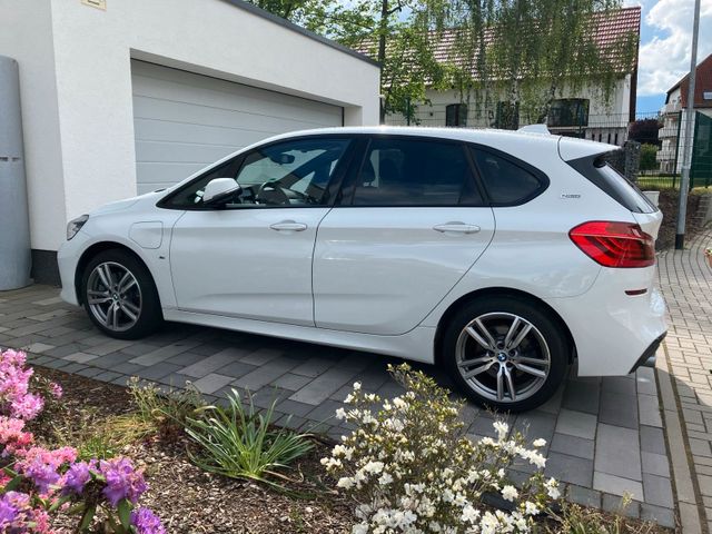 BMW Luxuriöser BMW 2er Active Tourer 225xe iPe...