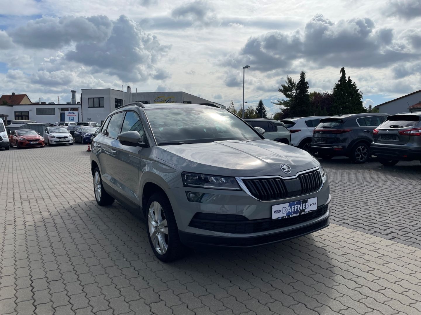 Fahrzeugabbildung SKODA Karoq Style LED Navi totWinkAss induktivLaden