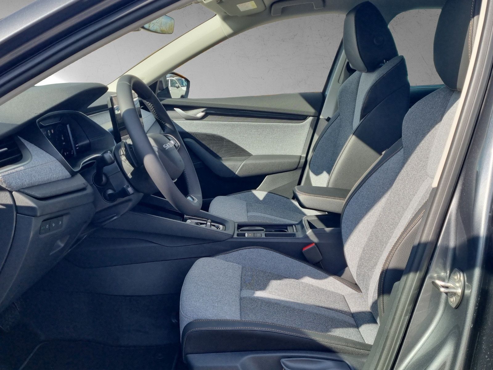 Fahrzeugabbildung SKODA Octavia Combi Tour 2.0 TDI AHK Licht&Sicht+ Win+