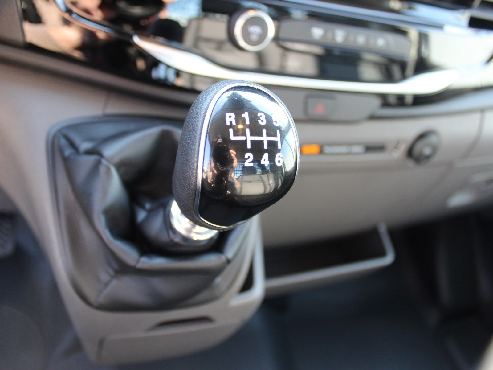 Fahrzeugabbildung Ford Transit 350 L3 Einzelkabine Trend