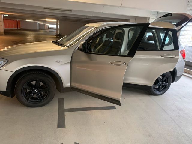 BMW X3 Drive 20d/Euro6 Automatikget.VLeder