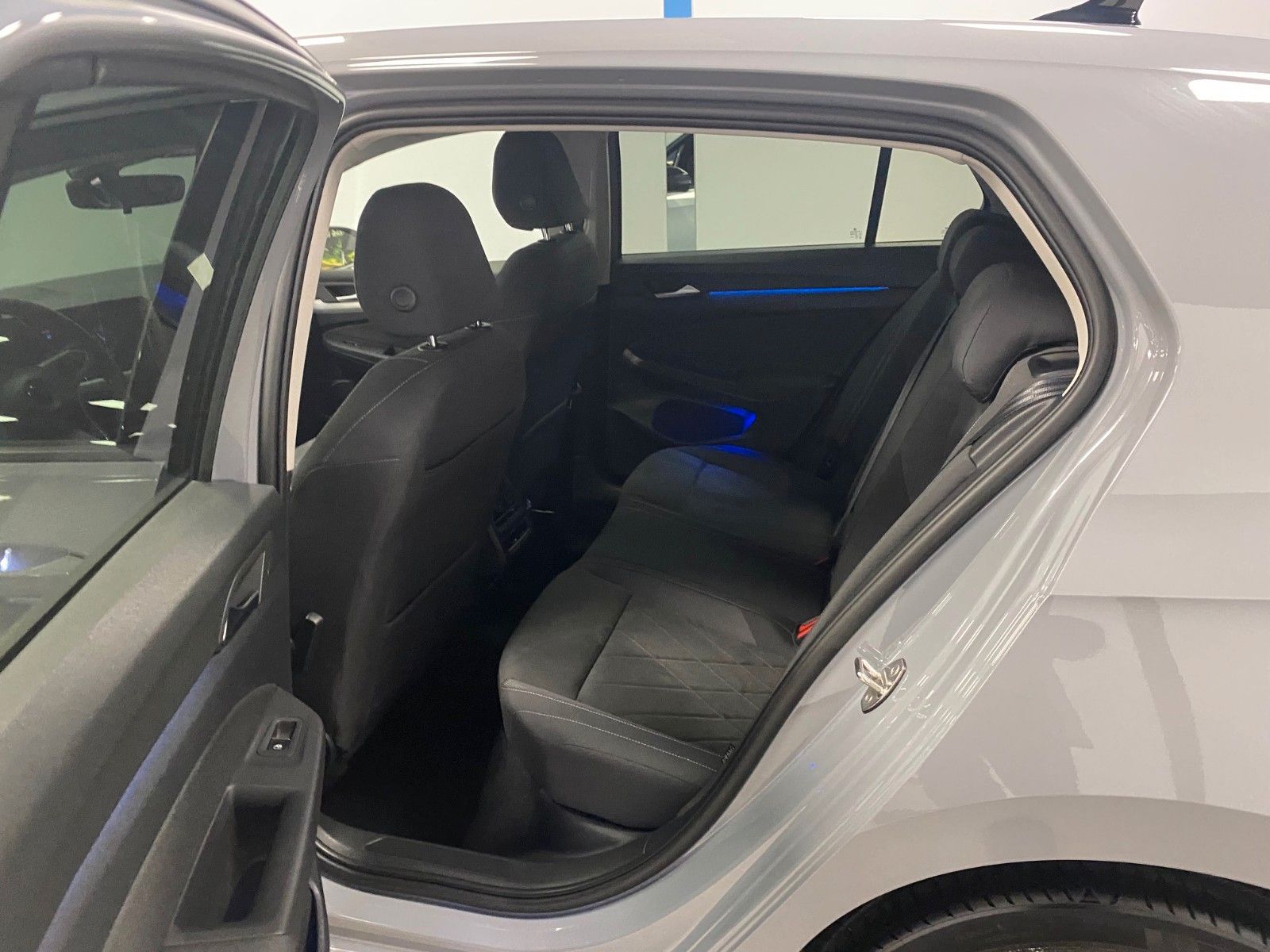 Fahrzeugabbildung Volkswagen Golf 1.5 eTSI OPF 110kW DSG Life+NAVI+KAMERA+ACC