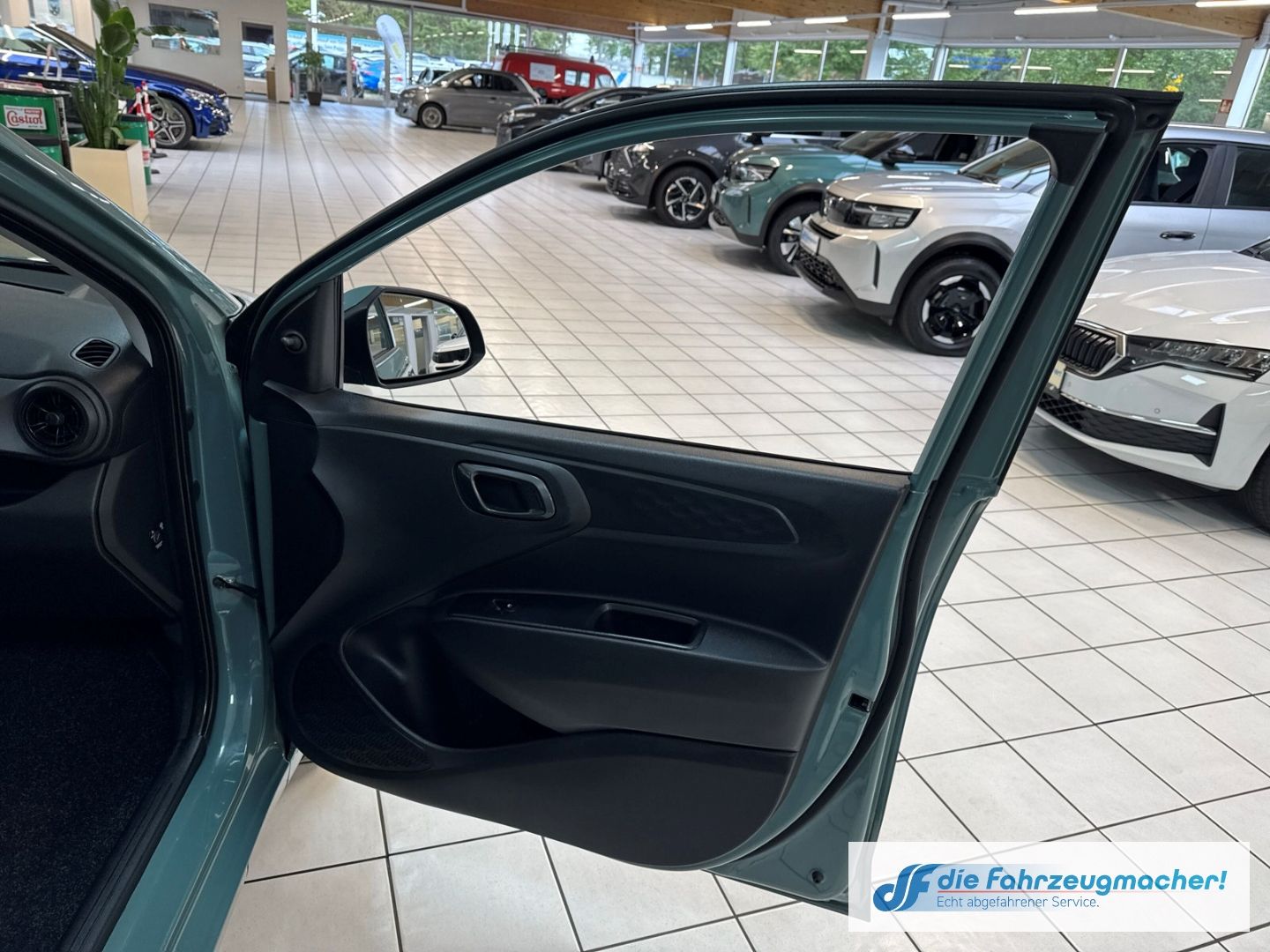 Fahrzeugabbildung Hyundai i10 Trend Navi Apple CarPlay Android Auto Musiks