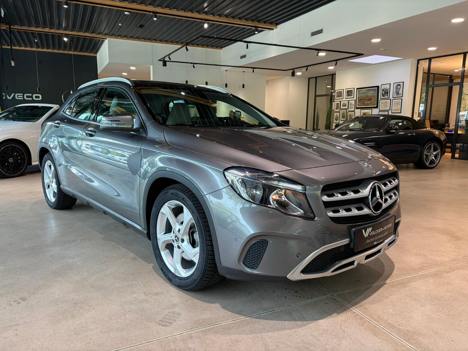 Mercedes-Benz GLA 220 4Matic /AHK/ALLWETTER/AUTOMATIK/1.HAND/