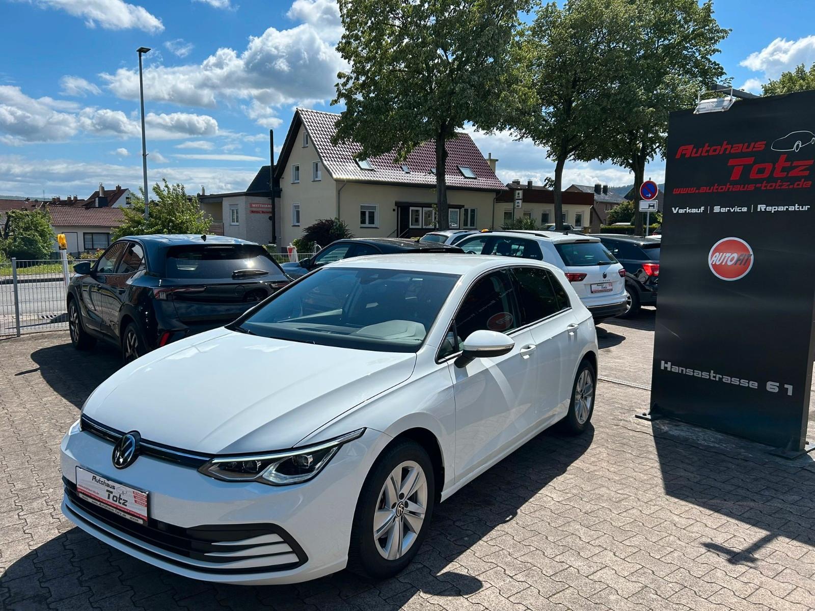 Volkswagen Golf VIII Lim. Life *NAVI*RFK*SHZ*LHZ*