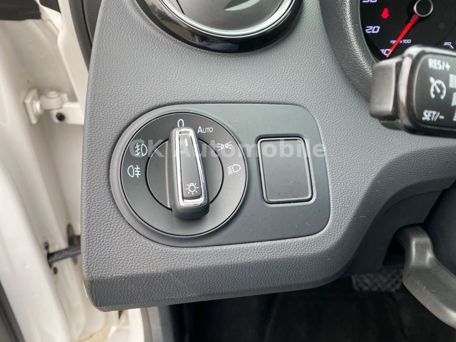 Fahrzeugabbildung SEAT Ibiza ST 1.0 TSI Style DSG/Navi/Bi-Xenon/PDC