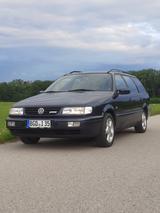 Volkswagen VW Passat 35i Variant AEK Tüv neu Anhänger... - Volkswagen Passat aus 1995: Kombi