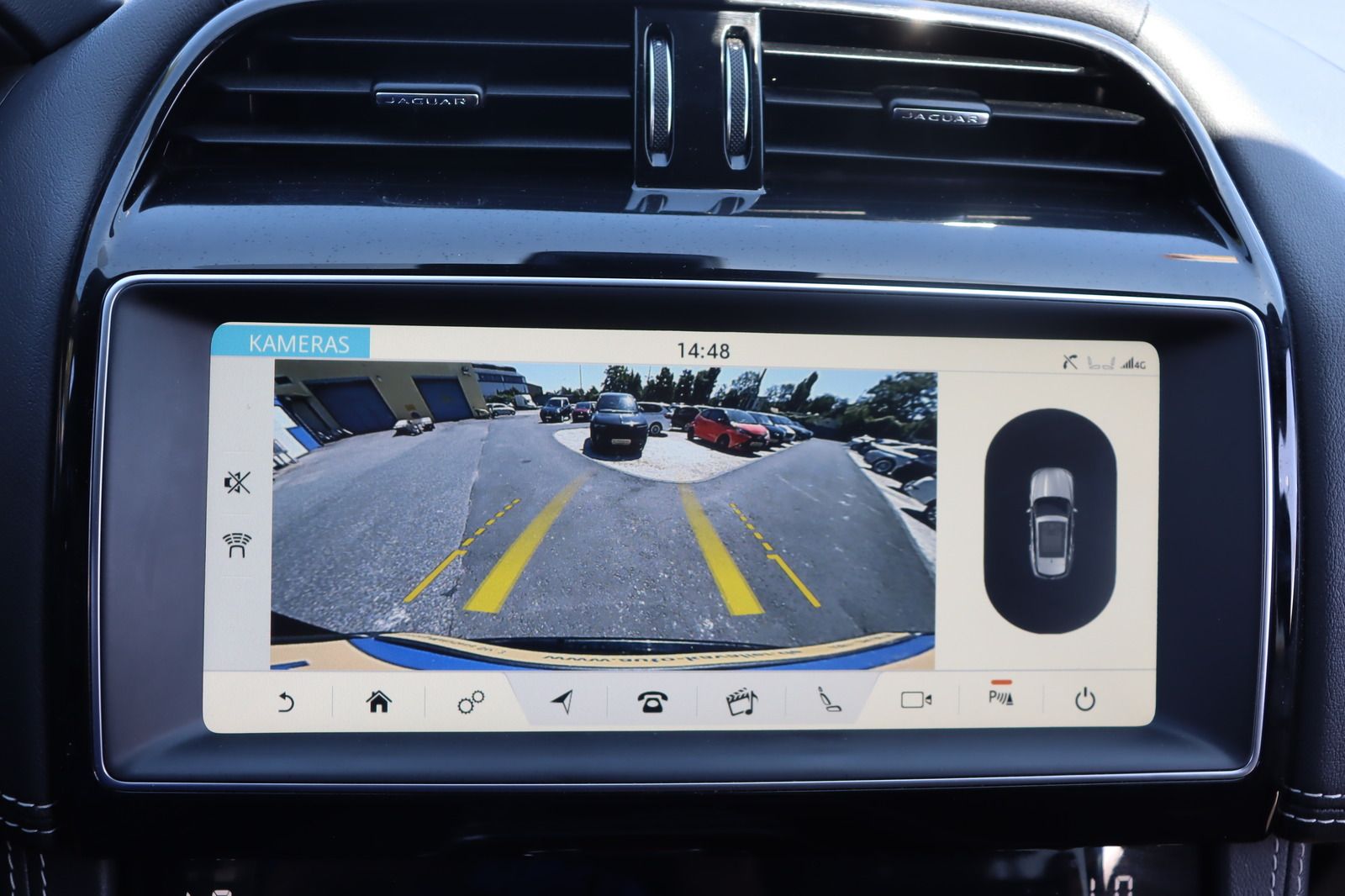 Fahrzeugabbildung Jaguar F-Pace 25t AWD * Navi * Anhängerk * LED