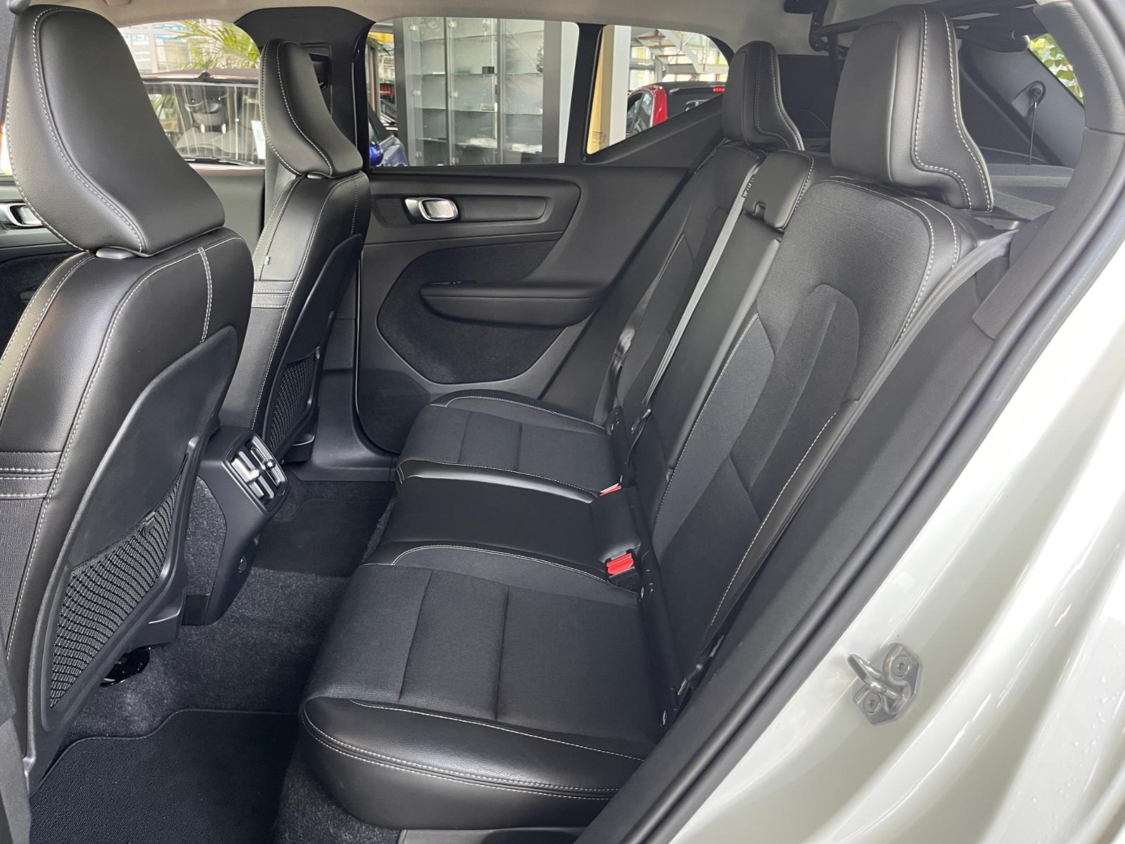 Volvo XC40 AWD AHK LED NAVI ALU