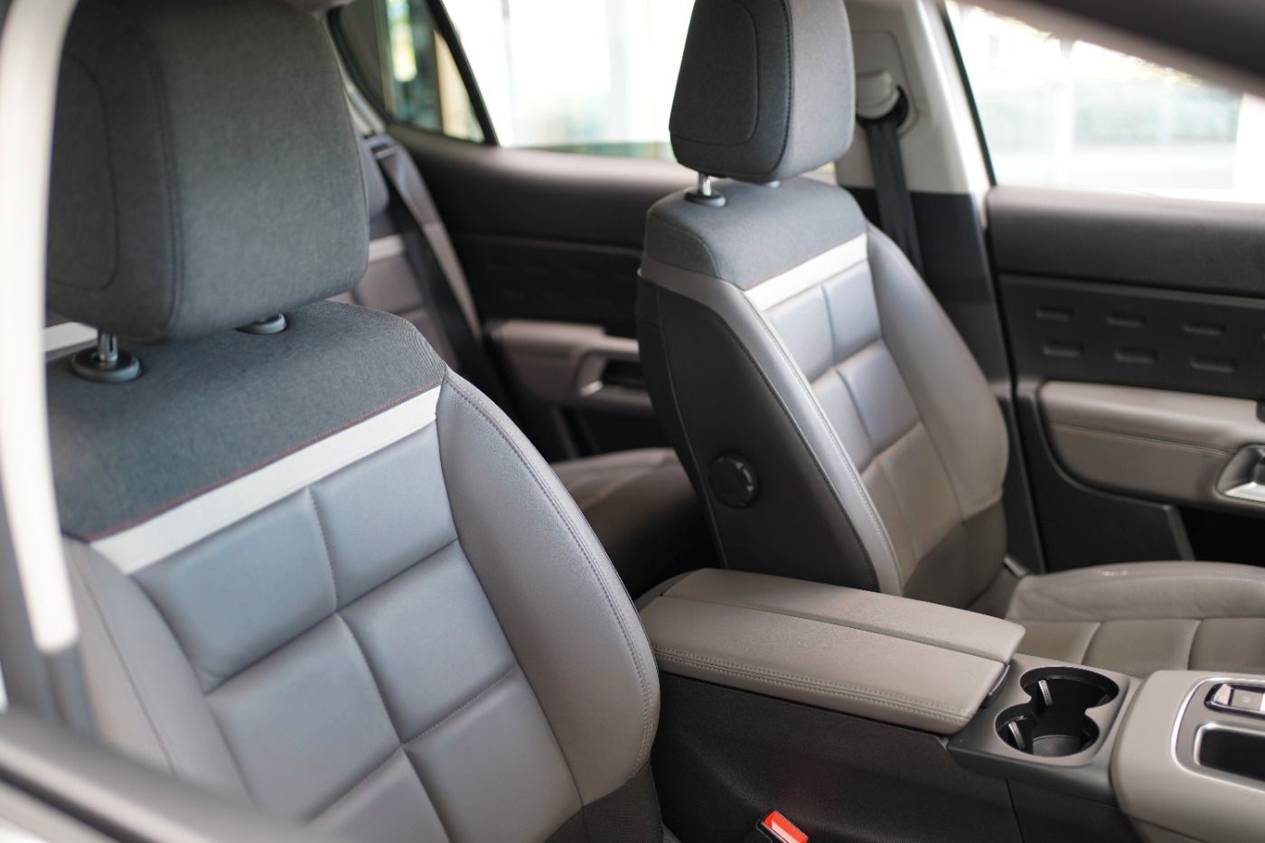 Fahrzeugabbildung Citroën C5 Aircross PureTech 180 EAT8 Shine Pack Automat