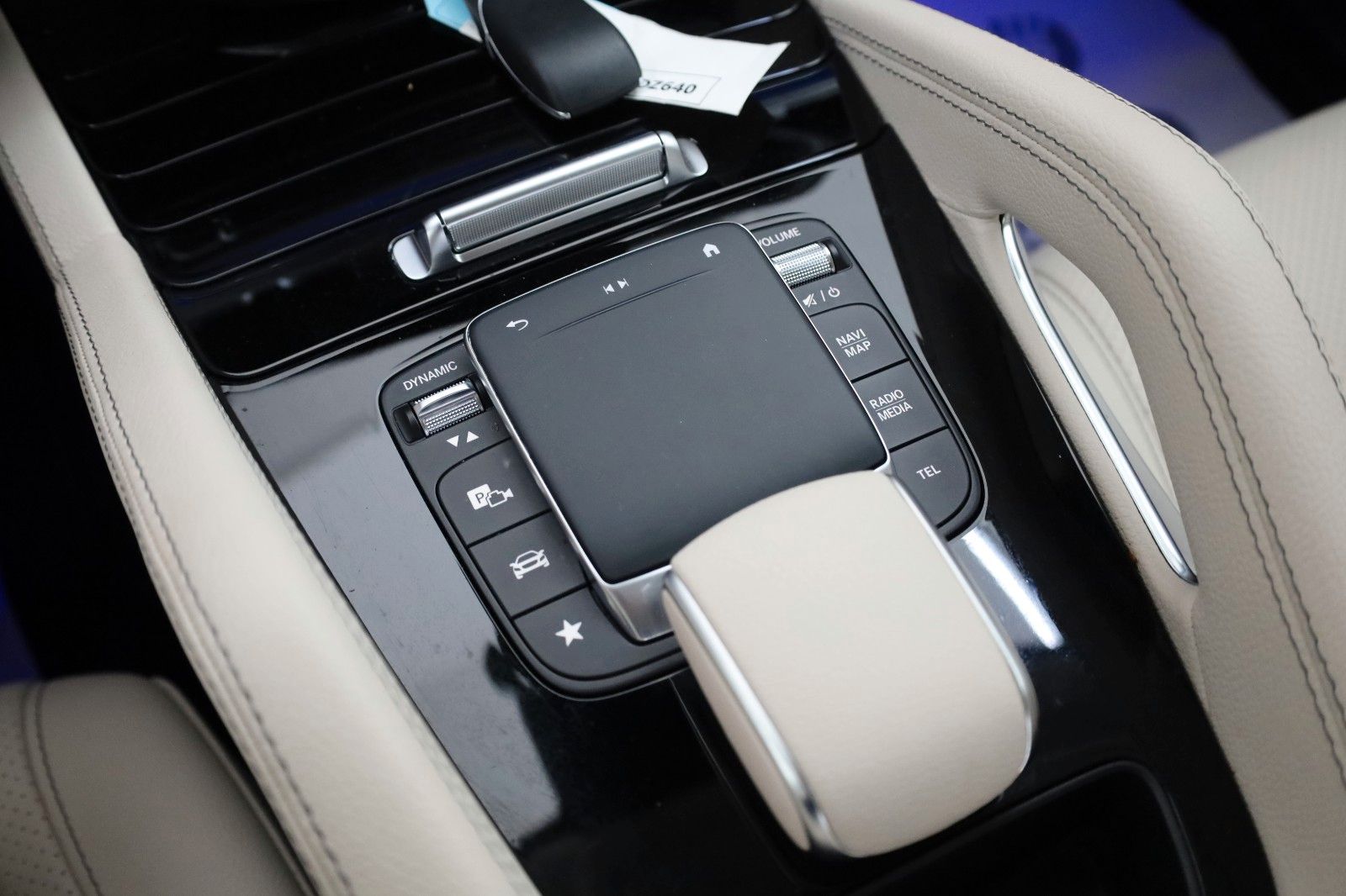 Fahrzeugabbildung Mercedes-Benz GLE 350de 4M Leder,Navi,LED,Kamera,SH,PDC,ParkP.