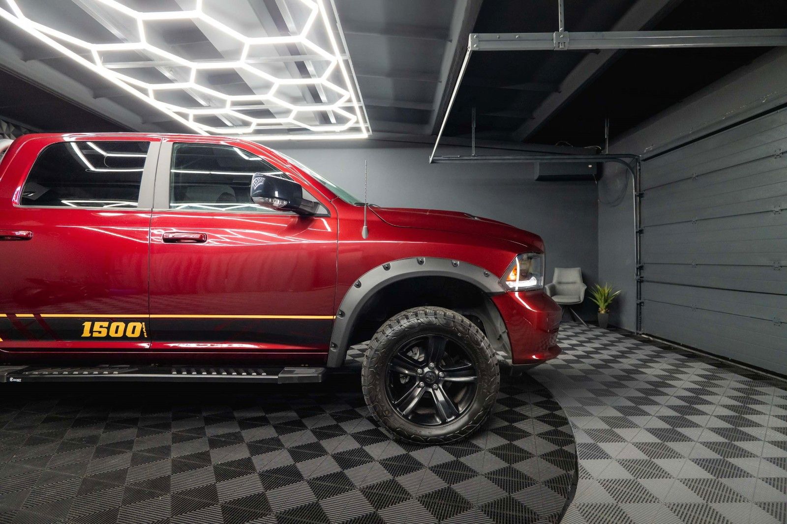 Fahrzeugabbildung Dodge RAM 5.7 V8 HEMI 4x4 OFFROAD Night-Paket *LED*AHK