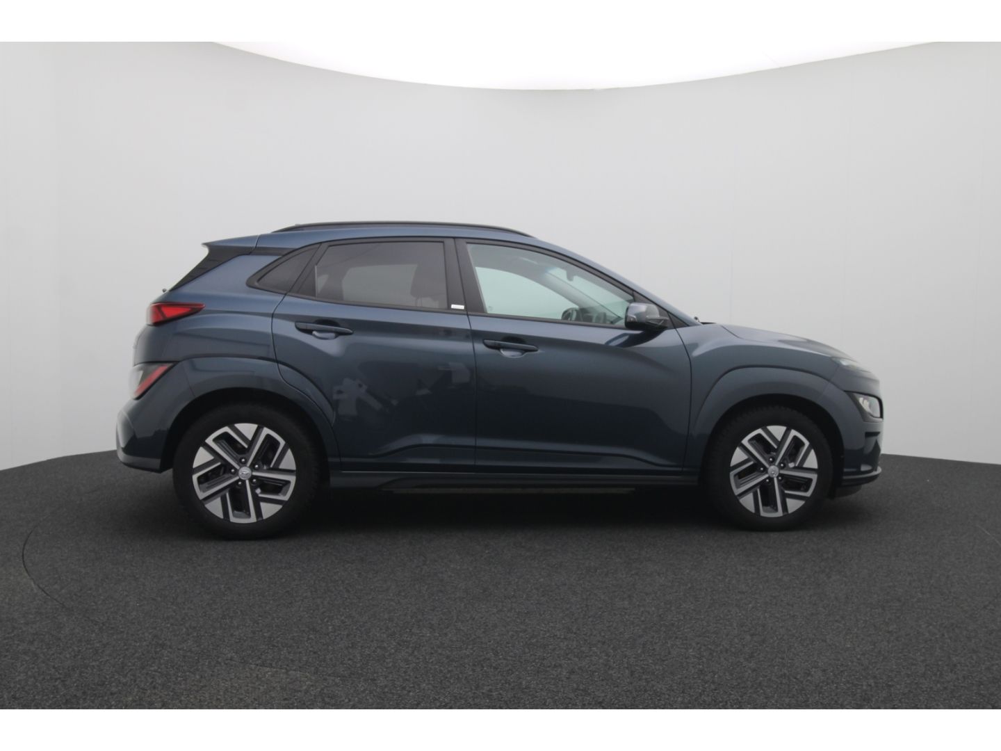 Fahrzeugabbildung Hyundai KONA Elektro Trend 2WD Totwinkelass ACC