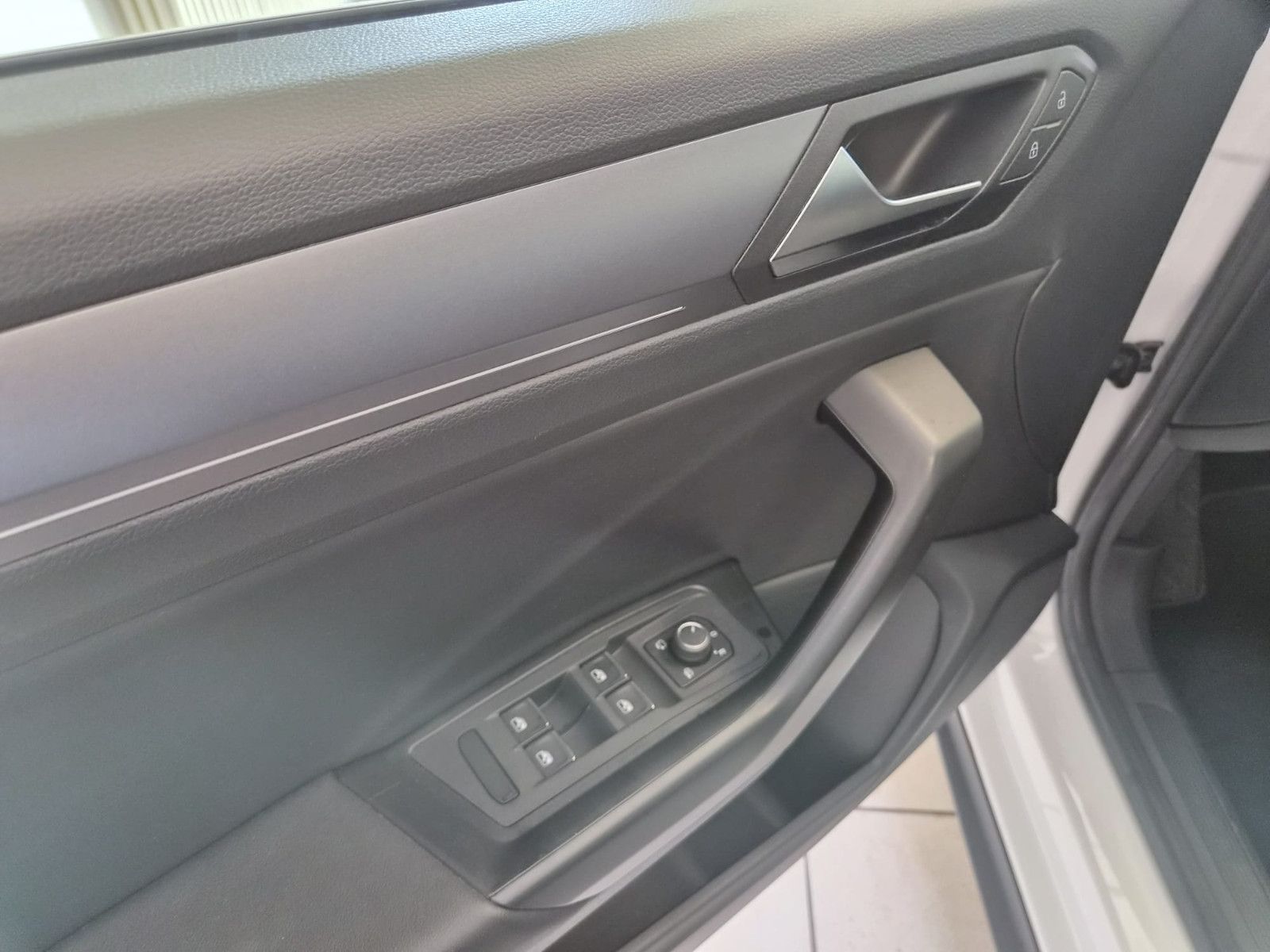 Fahrzeugabbildung Volkswagen T-Roc Cabriolet Style/KLIMA/SCHECKHEFT