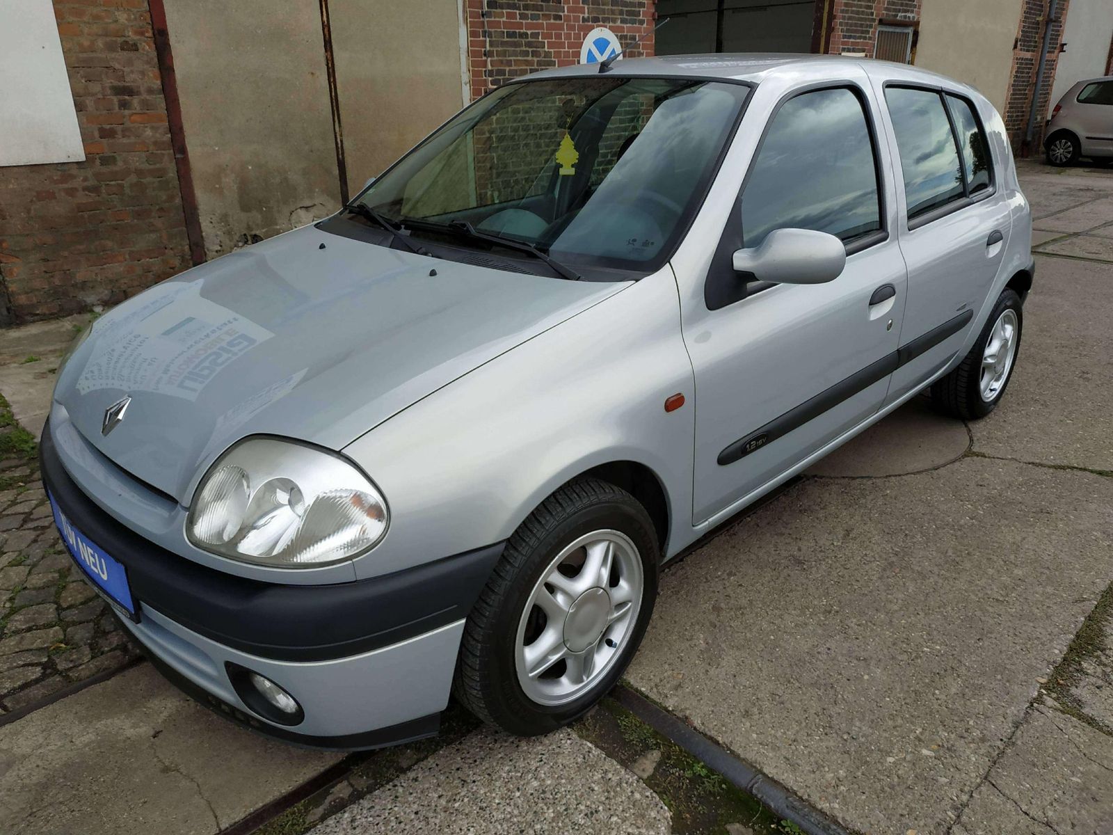 Clio Clio 1.2/ TÜV NEU/ Klima/ 5-Türer/ wenig KM – Bild 1