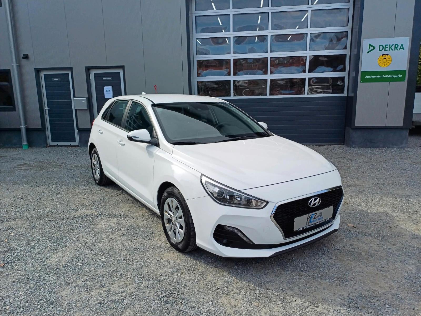Hyundai i30 Select **Navi RFK PDC SHZ**