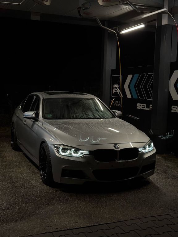 Image of BMW 330