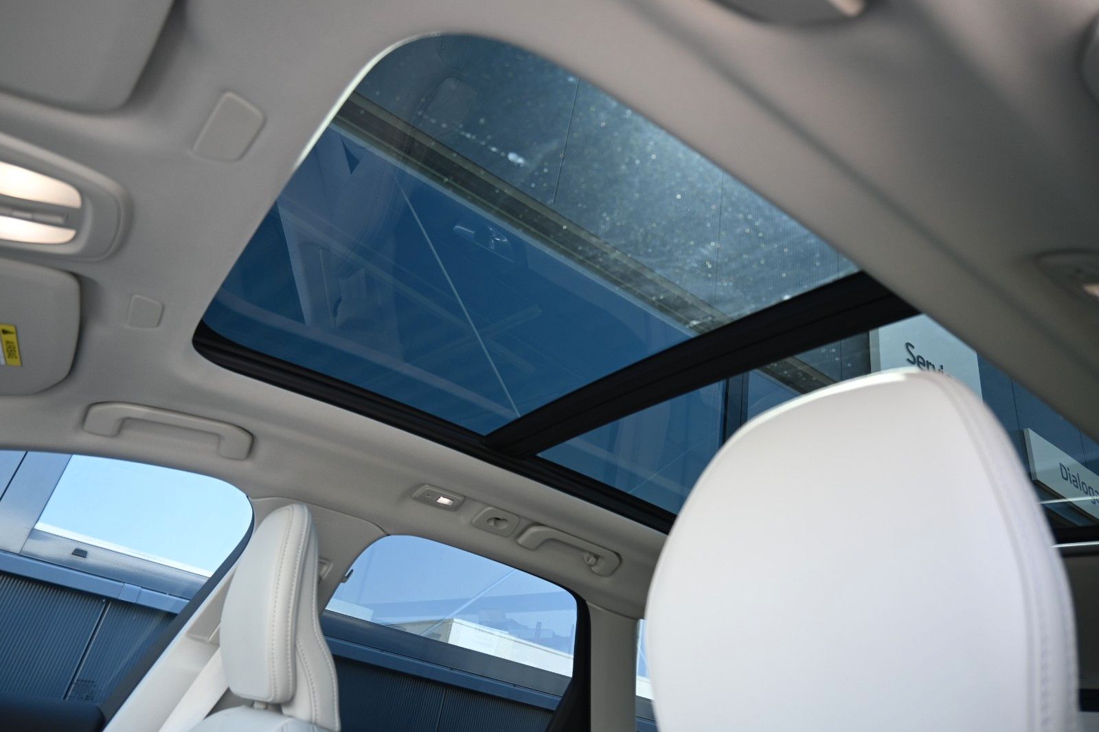 Fahrzeugabbildung Volvo XC60 B5 B AWD Plus Dark*FSHZG*PANO*360°*ACC