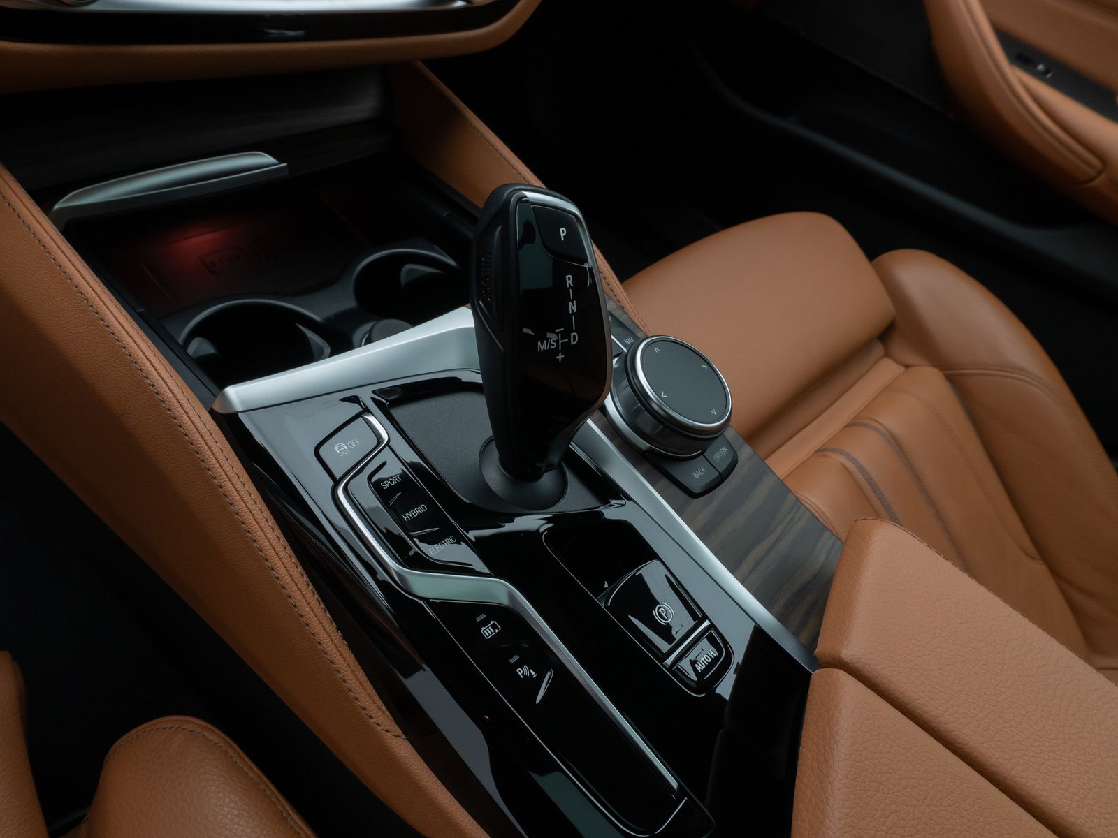 Fahrzeugabbildung BMW 530e M Sport Panorama Laser Kamera HUD DAB H/K