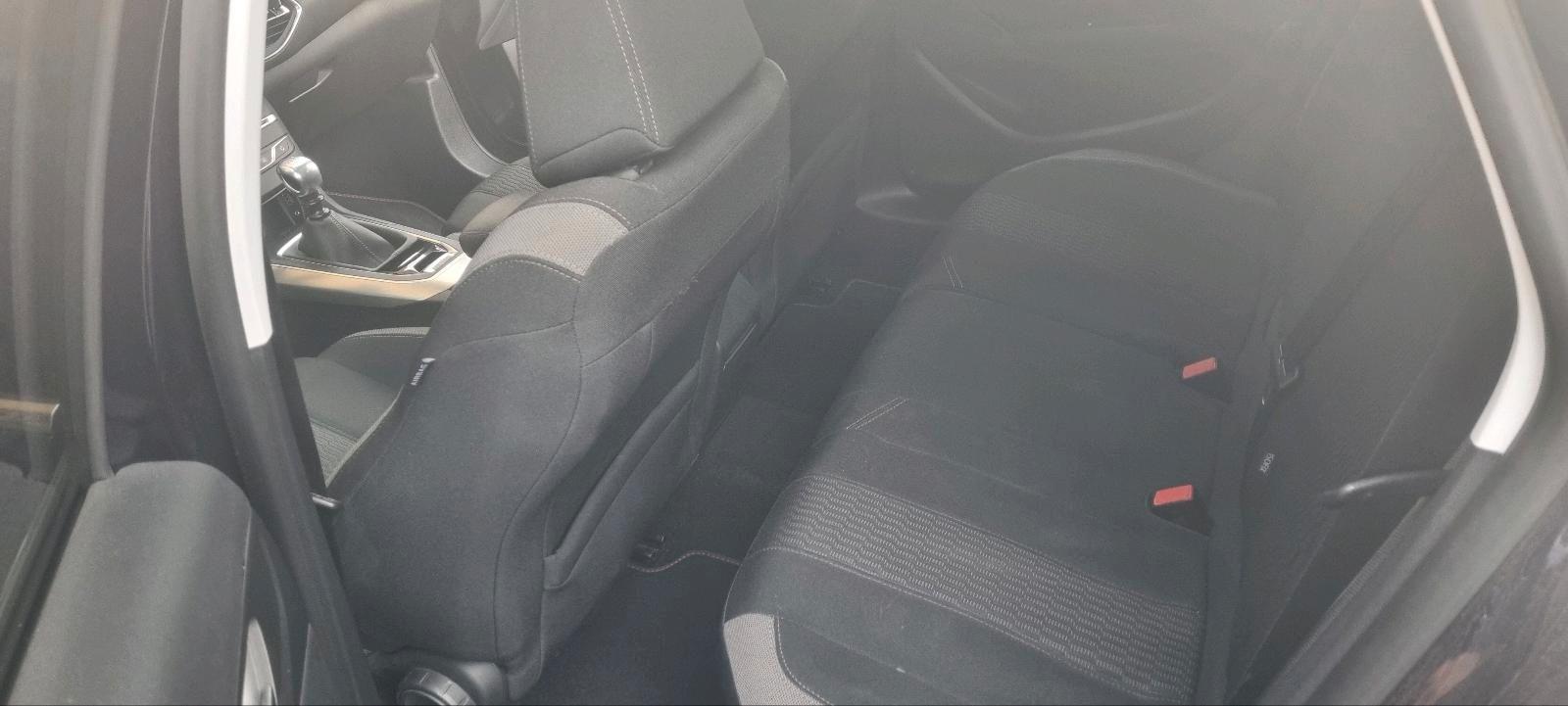 Peugeot 308 2015 — photo 8