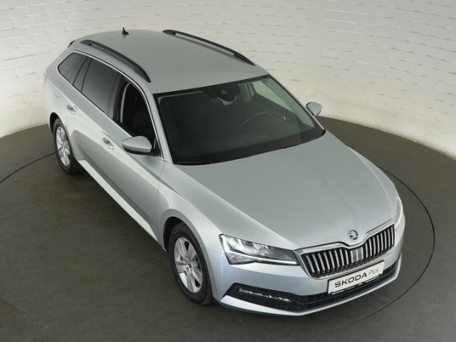 Superb COMBI AMBITION TDI DSG+NAVI+SITZHEIZUNG+K