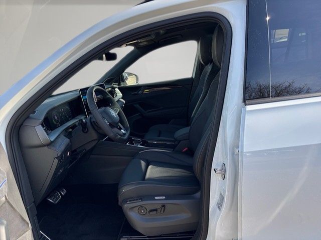 Fahrzeugabbildung Volkswagen Tayron 1.5eHybrid DSG R-LINE AHK+LEDER+PANO+20"+
