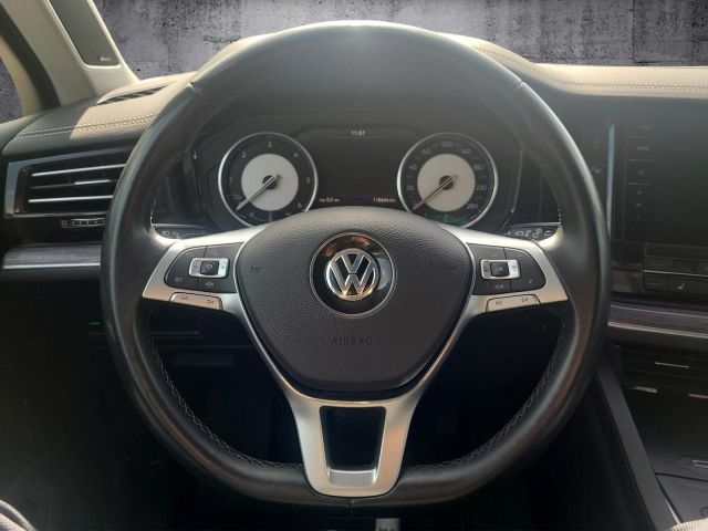 Touareg 3.0TDI V6 AHK DynAudio Kamera Pano