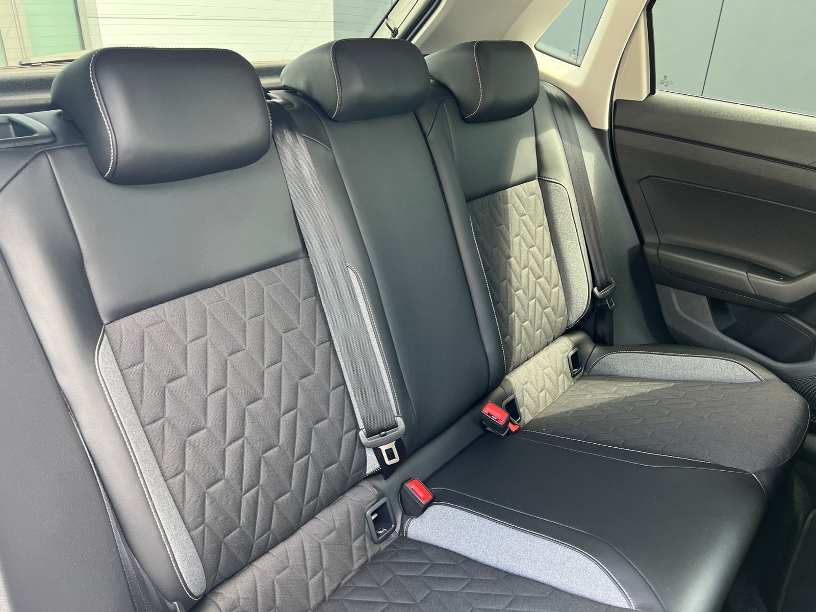 Fahrzeugabbildung Volkswagen Polo GOAL 1.0 TSI DSG *LED,App-Connect, 17'-LM*