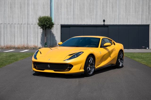 Ferrari 812 6.5 V12 Superfast DCT F1