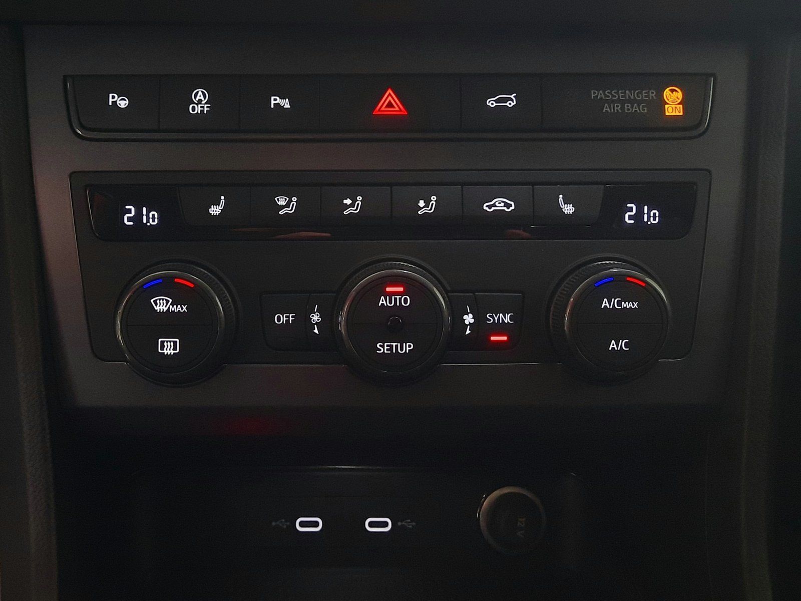 Fahrzeugabbildung CUPRA Ateca TSI 4x4 DSG *AHK*Cam*LED*Navi*PDC*Sitzhzg*