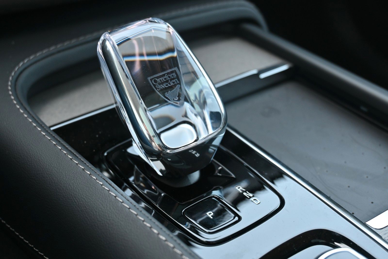Fahrzeugabbildung Volvo XC90 Ultra Dark Recharge T8 B&W*LUFT*360*MASSAGE