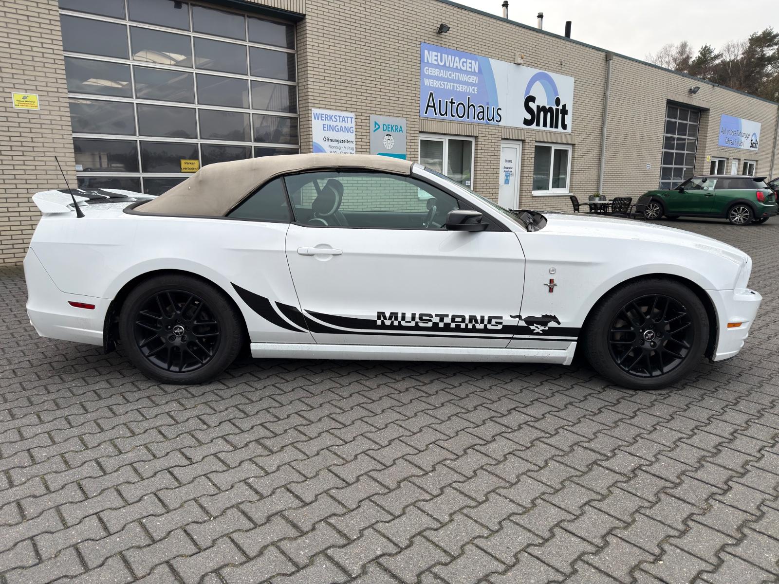 Ford Mustang Cabrio 3.7 V6 *Leder*Xenon*DAB+